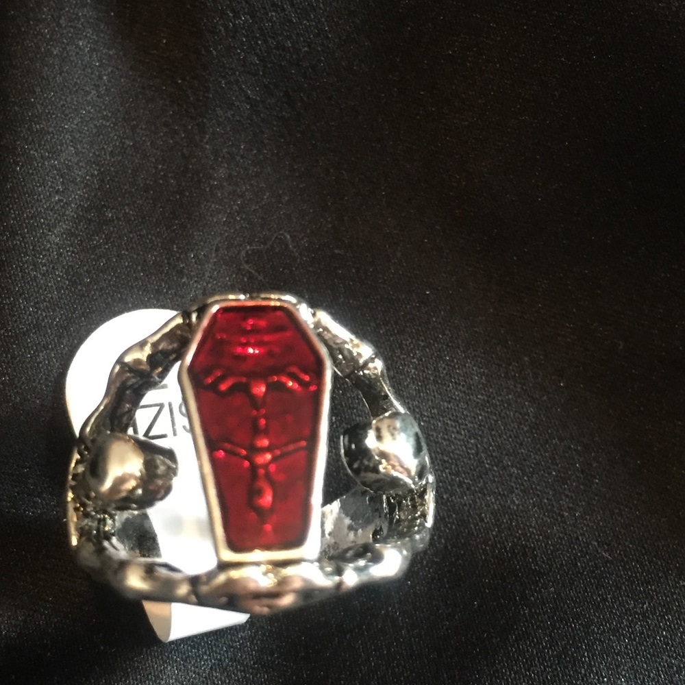 💀 Vampire skeleton ring 🧛‍♀️ - Picture 6 of 8